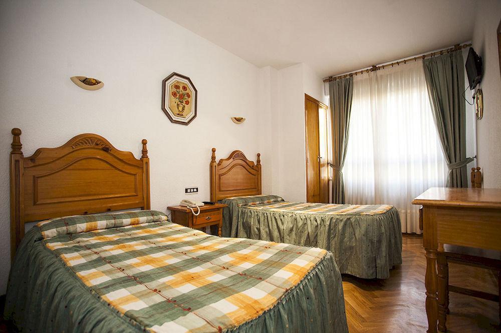 Hostal Barcelona Salamanca Buitenkant foto