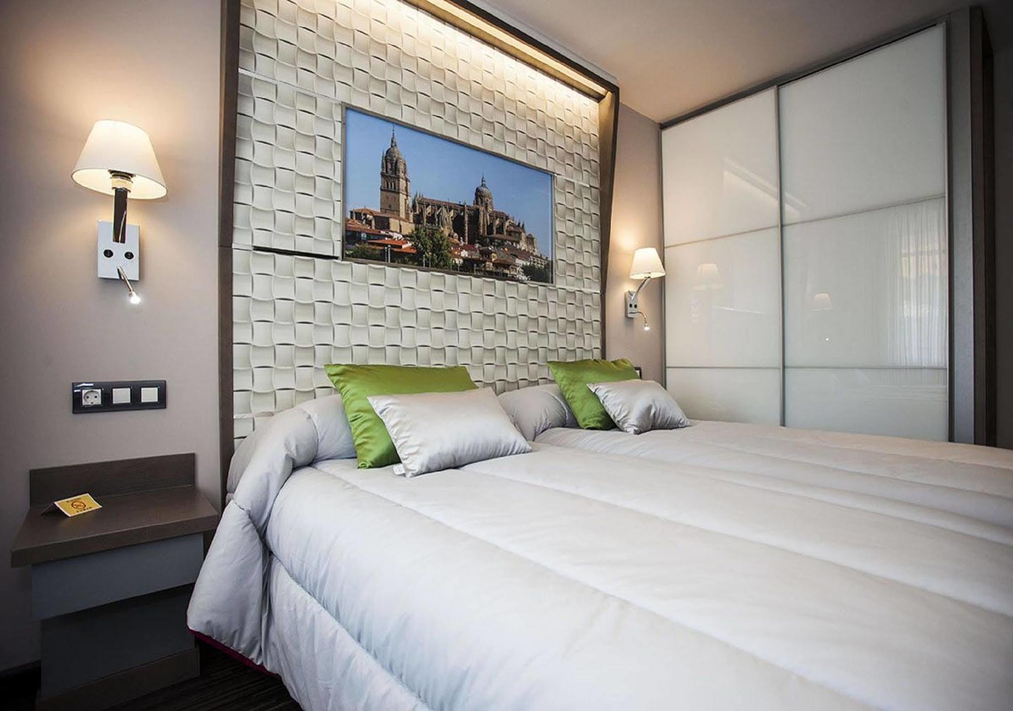 Hostal Barcelona Salamanca Buitenkant foto