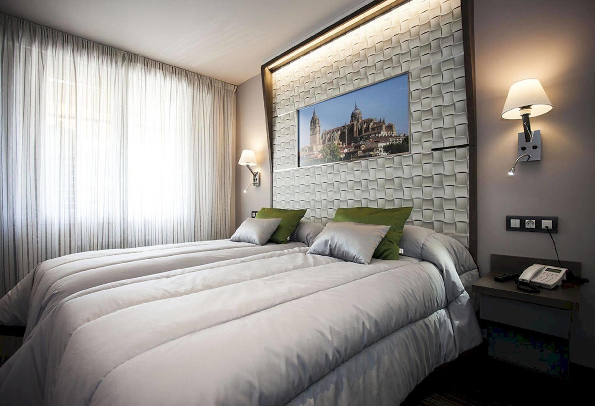 Hostal Barcelona Salamanca Buitenkant foto