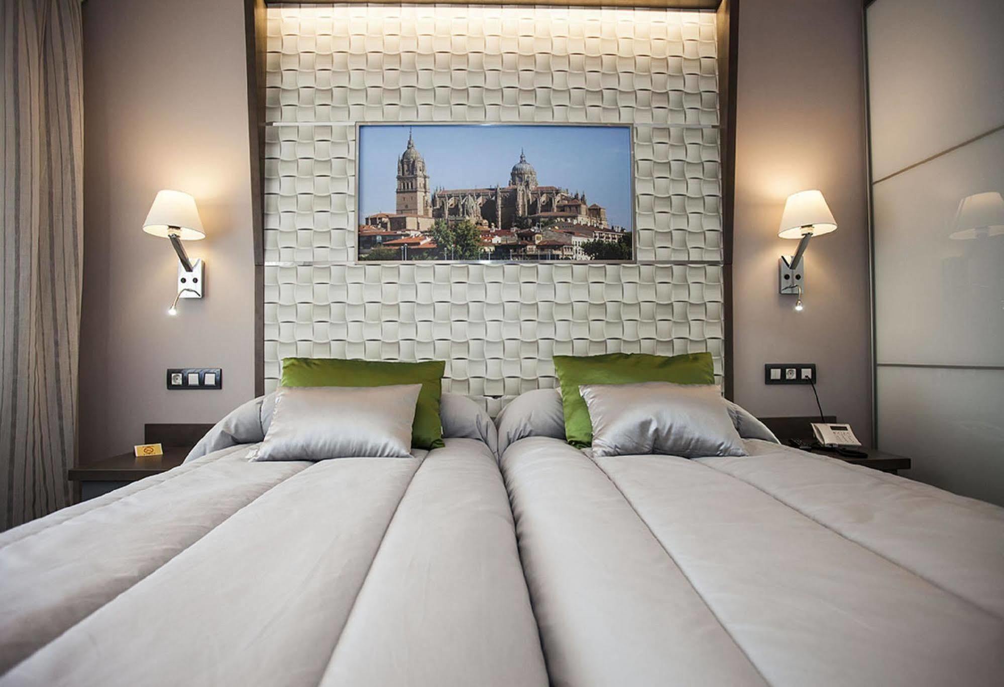 Hostal Barcelona Salamanca Buitenkant foto