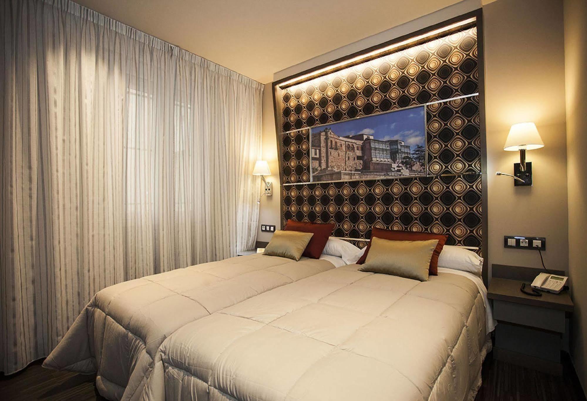 Hostal Barcelona Salamanca Buitenkant foto