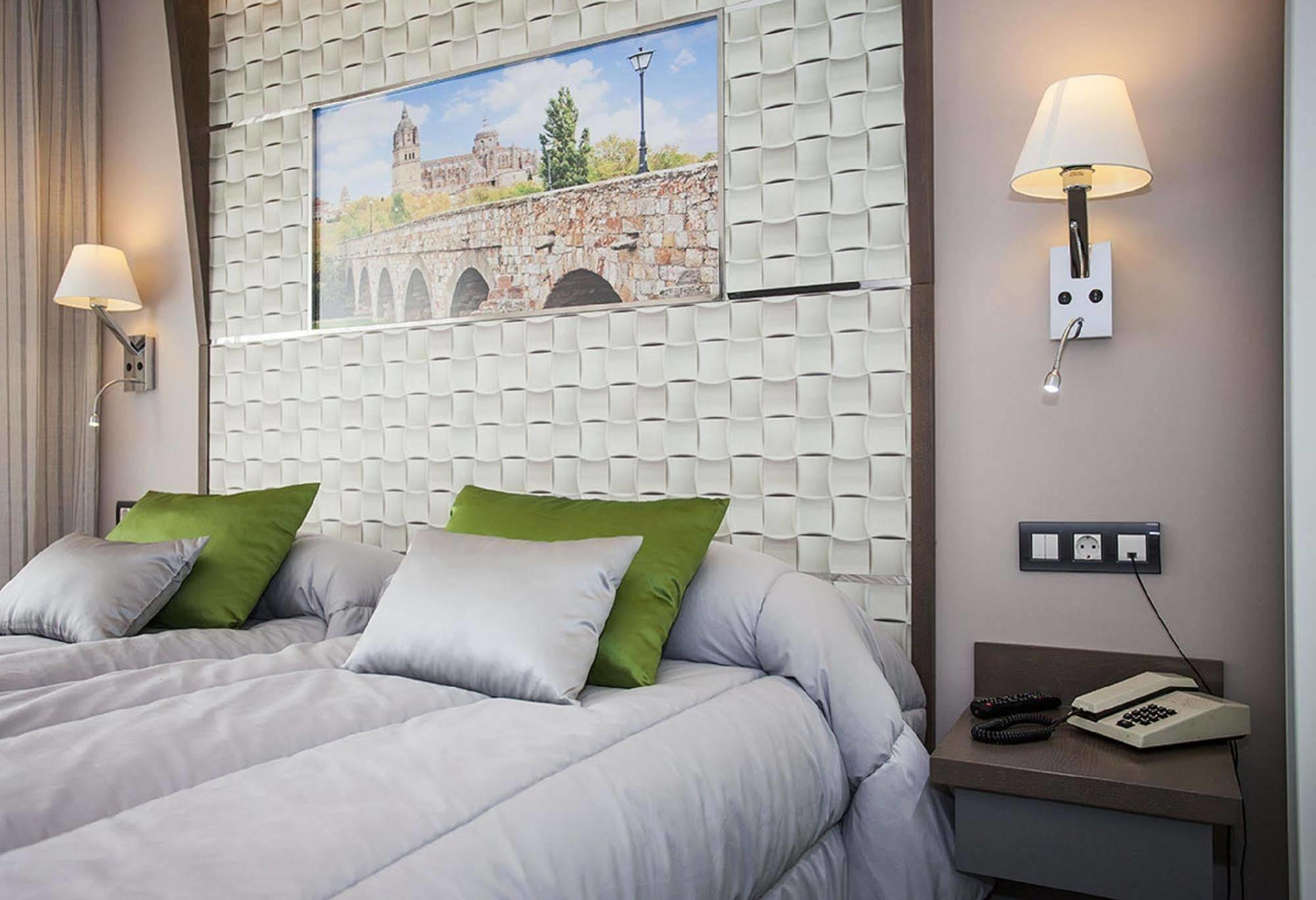 Hostal Barcelona Salamanca Buitenkant foto